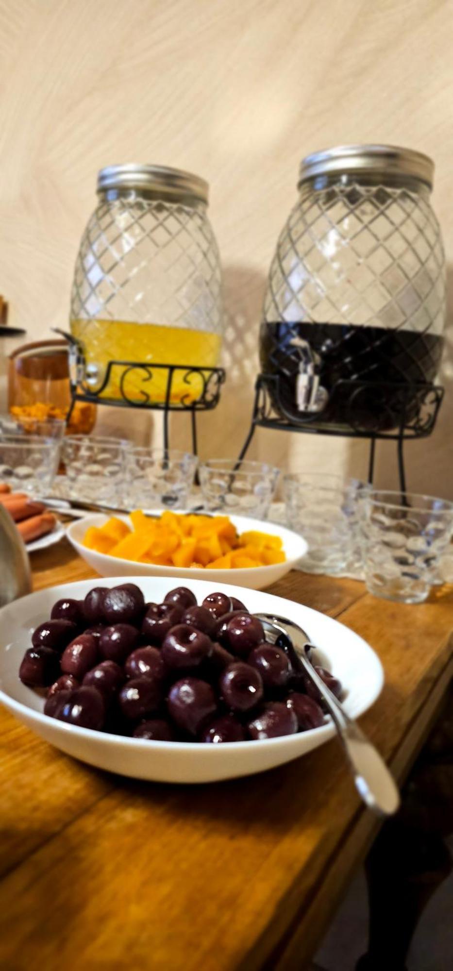 Hotel Memory Basket Kutaisi Zewnętrze zdjęcie